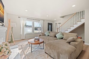 Smart-TV, Videospiele, Tischfußball