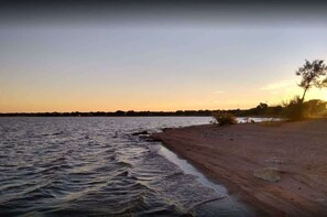 Beach - 6b/4.5b Pool w lake views, 3 acres, lake access (Buchanan Dam)