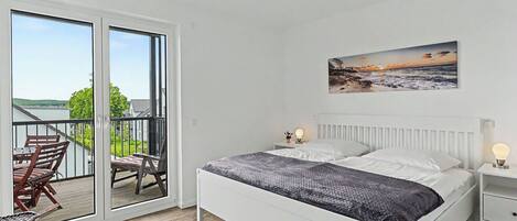 2 bedrooms, travel cot, free WiFi