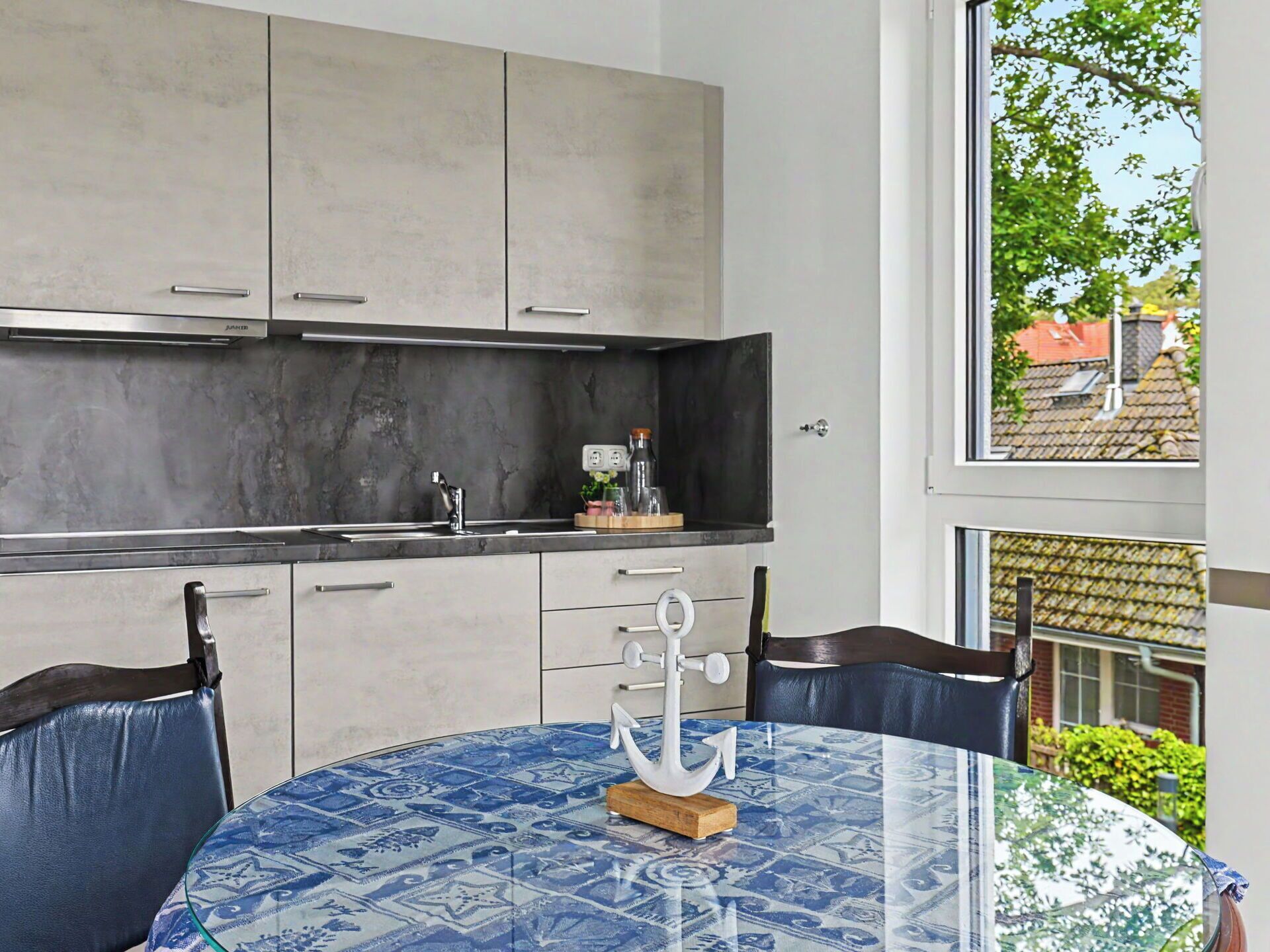 Microwave, oven, dishwasher