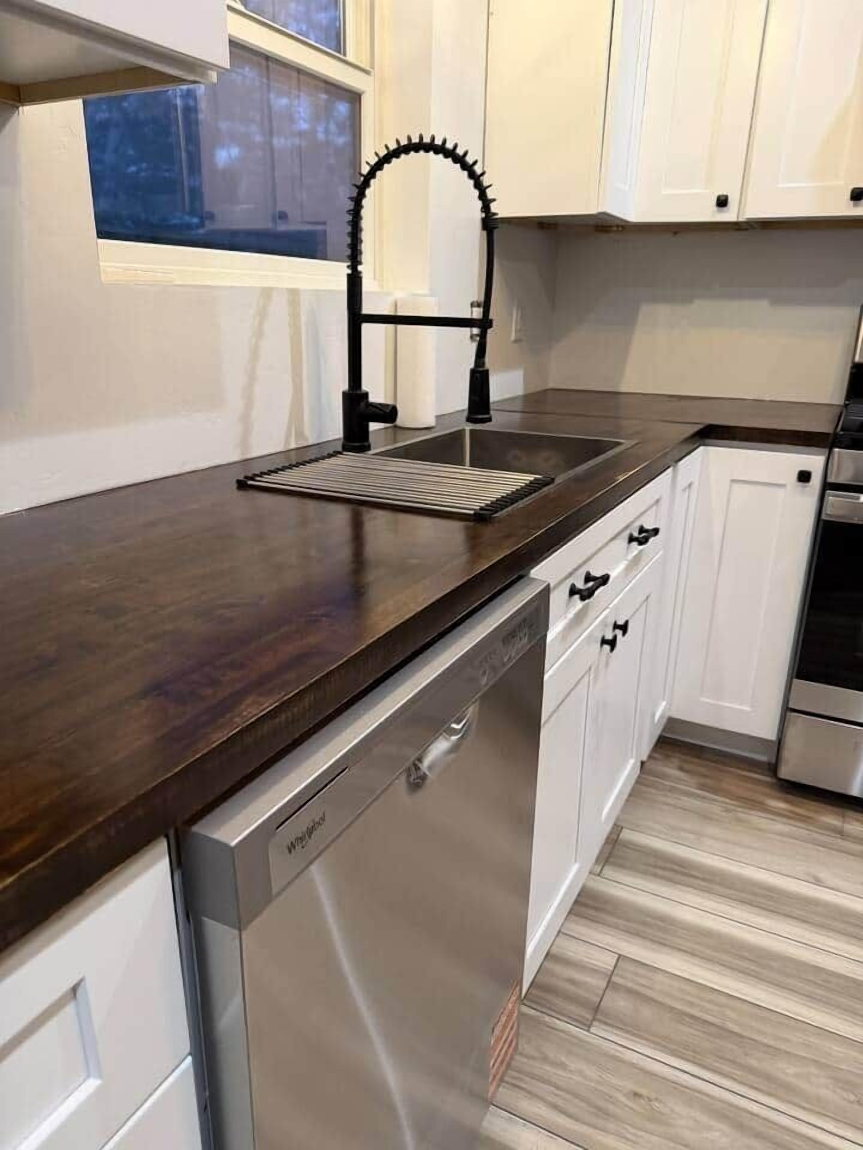 冰箱、微波炉、烤箱、炉灶