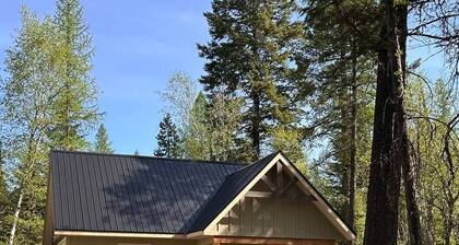 Modern Cottage Near Glacier Park