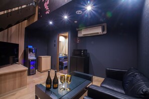 Luxury Suite | Living area - hoteru saphir (toyamashikurosaki)