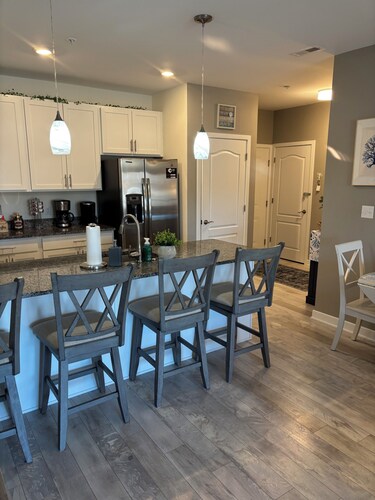 New!
Love Creek Retreat 
condo is a haven for those who find peace on the water.