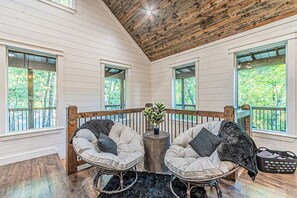Property grounds - Private Creek Cabin with Hot Tub, Bunk Room and Game Room (Broken Bow)