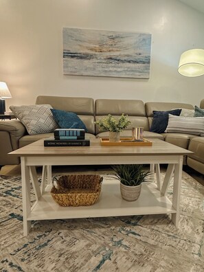 Living area - New Indigo Retreat - Old Town Scottsdale (Scottsdale)