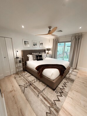 3 bedrooms, desk, iron/ironing board, WiFi - New Indigo Retreat - Old Town Scottsdale (Scottsdale)