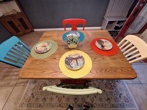 Dining - Majestic Mountain Getaway in Flat Rock to relax and explore. (Flat Rock)
