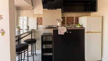 Coffee/tea maker, fridge, microwave, electric kettle