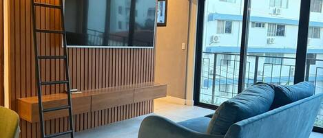 Smart TV, offices