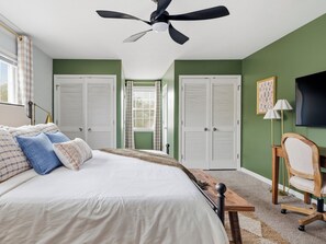 4 bedrooms, desk, free WiFi, bed sheets - Family Fun Retreat w/ Hot Tub, Game Room & Fire Pit • Near Fort Moore (Columbus)