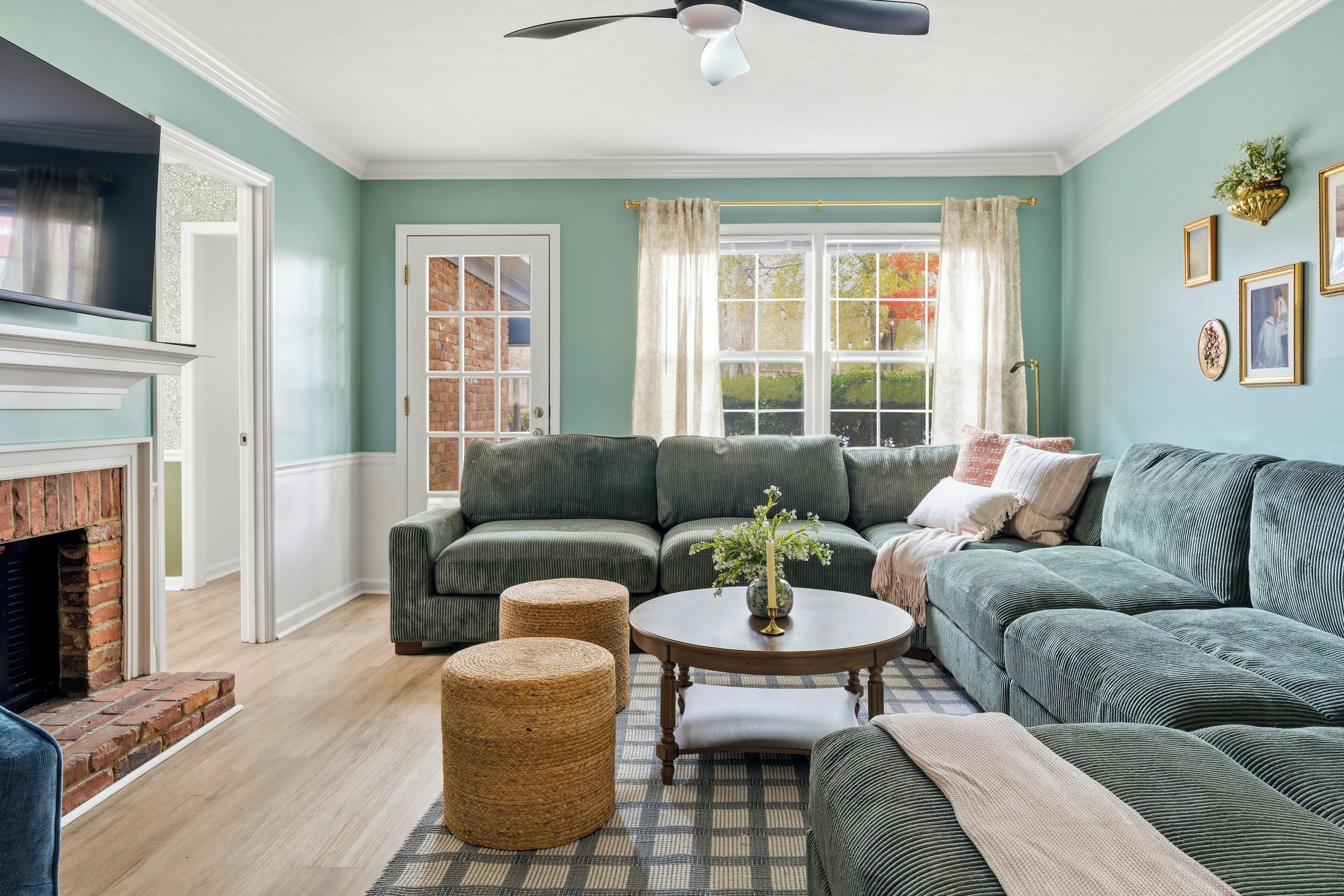 智能电视、壁炉、电子游戏、桌上足球