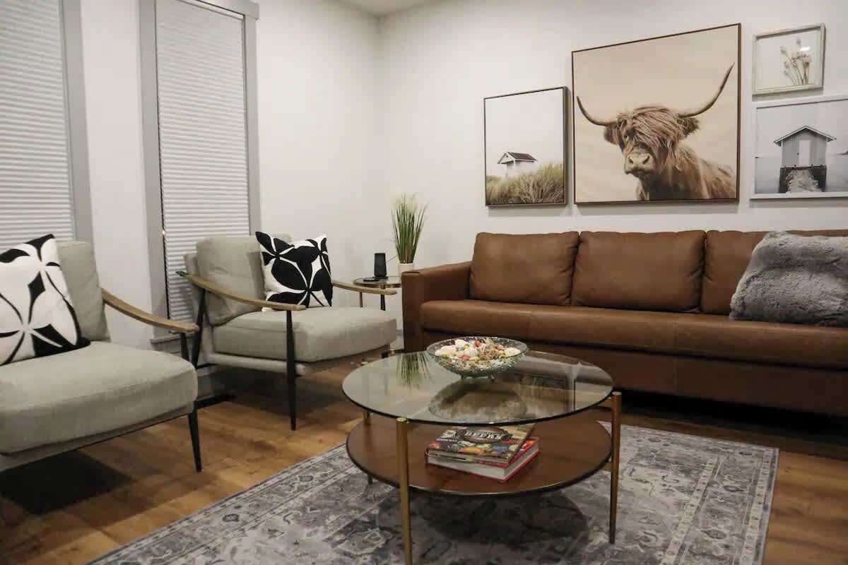 Télévision, jeux vidéo, espaces bureaux