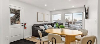 95 min Banff, Local Coffee, Walk to Restaurants