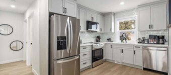 95 min Banff, Local Coffee, Walk to Restaurants