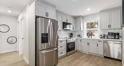 95 min Banff, Local Coffee, Walk to Restaurants