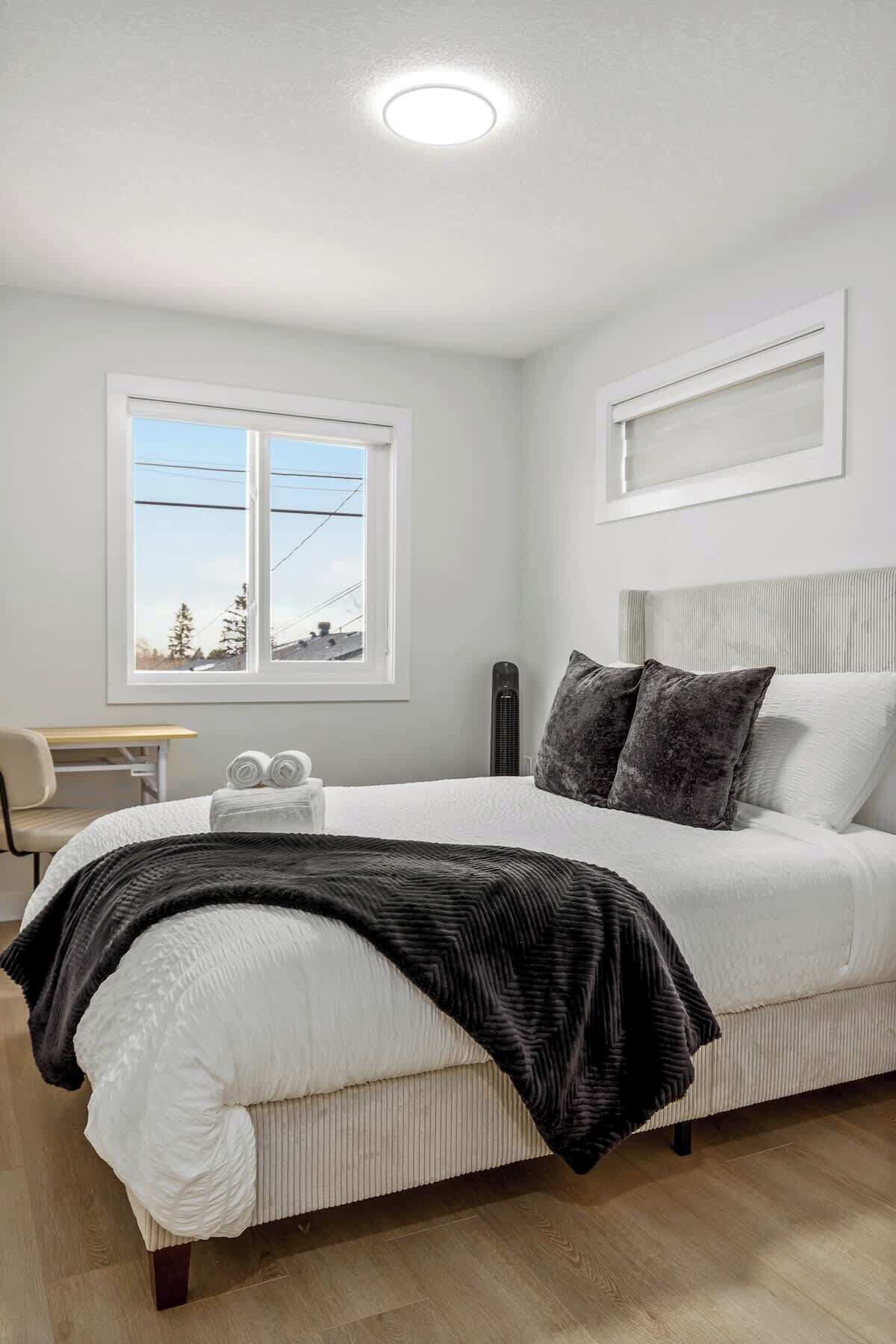 Iron/ironing board, travel crib, WiFi, bed sheets