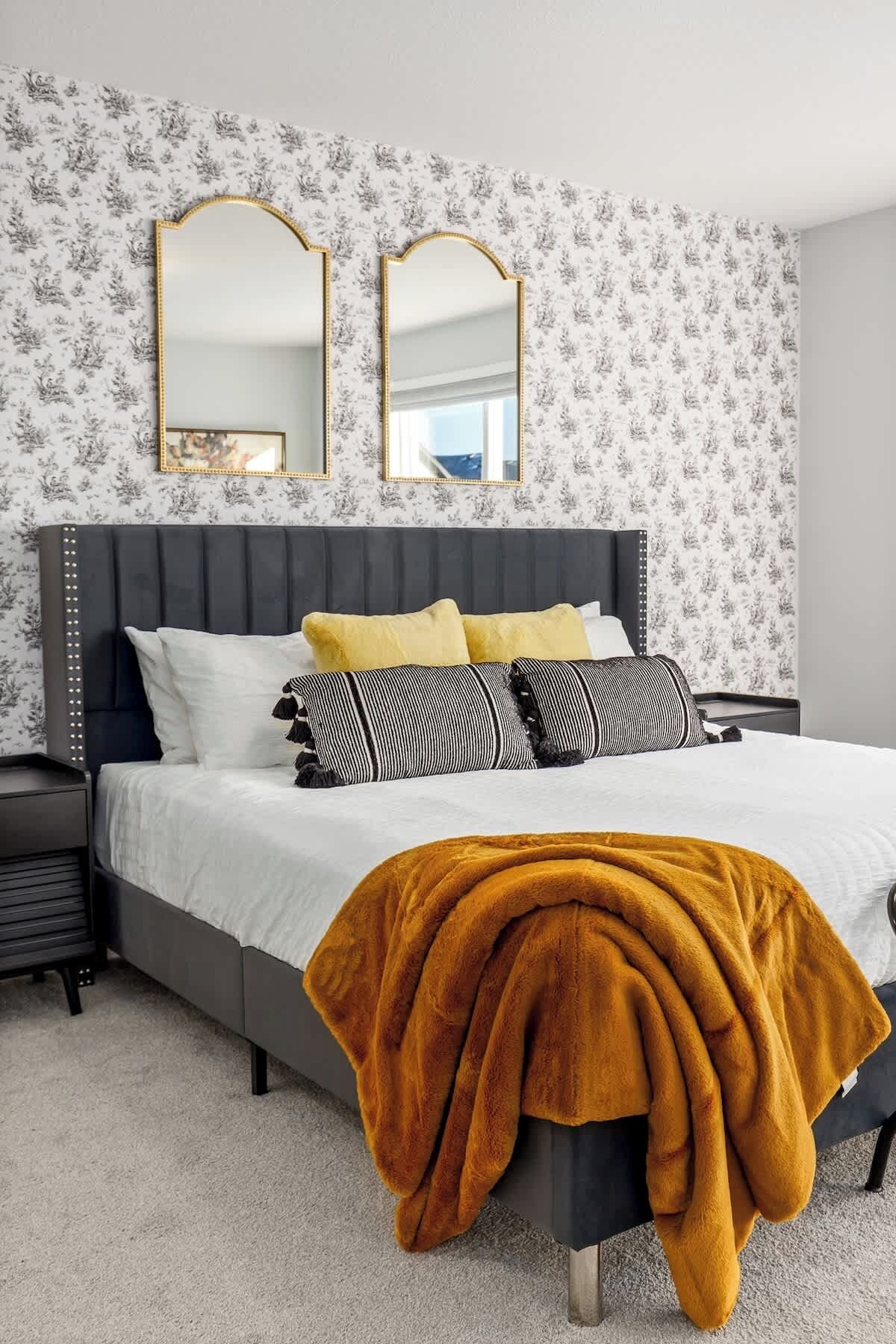 Iron/ironing board, travel crib, WiFi, bed sheets