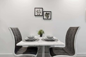 تناول الطعام