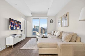 TV, offices - Pool Table, Gym, 5 min Rogers Place, 32nd Floor (Edmonton)