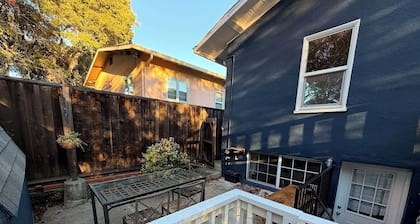 Beautiful condo - WALK to Oakland’s best offerings !