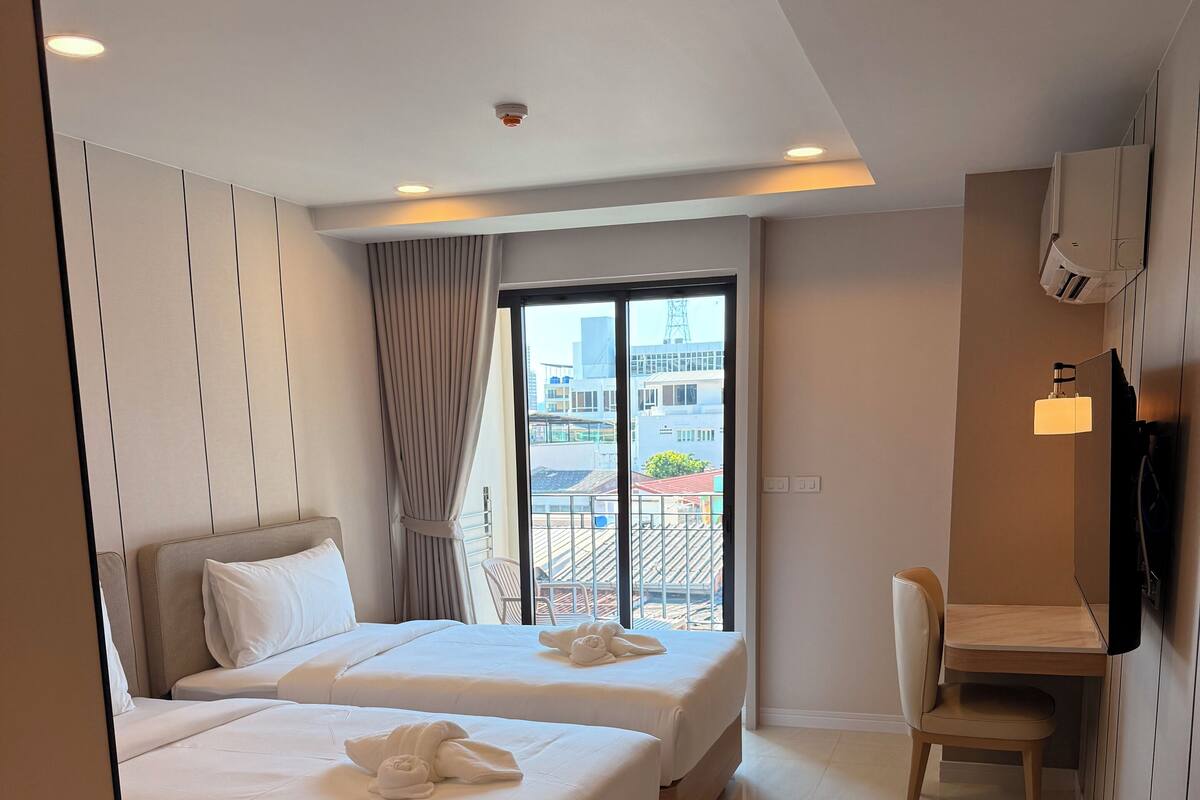 Family Double or Twin Room | Premium bedding, desk, free WiFi, bed sheets