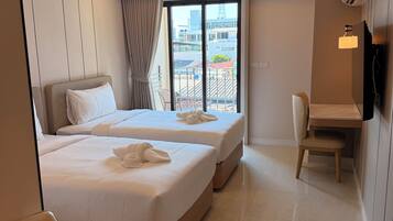 Family Double or Twin Room | Premium bedding, desk, free WiFi, bed sheets