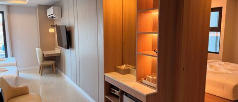 Dobbelt- eller tomannsrom – familie | Sengetøy av topp kvalitet, skrivebord, wi-fi (inkludert) og sengetøy