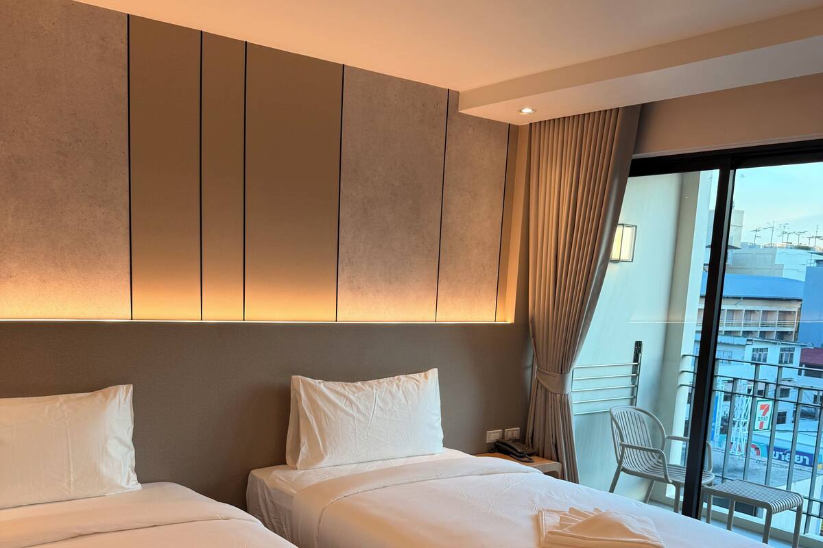 Deluxe Twin Room | Premium bedding, desk, free WiFi, bed sheets