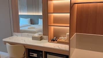 Deluxe Twin Room | Premium bedding, desk, free WiFi, bed sheets