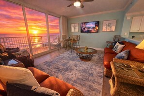 Smart TV - Second floor skip the elevator! (Panama City Beach)