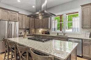 Microonde, forno, piano cottura, lavastoviglie