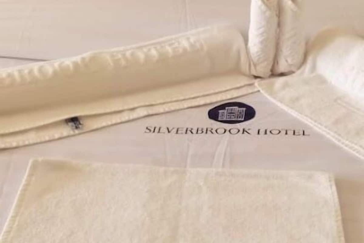 家庭三人房 | 免费 WiFi、床单