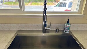 Interior - Cozy 4BR Home in Mountain View (Mountain View)