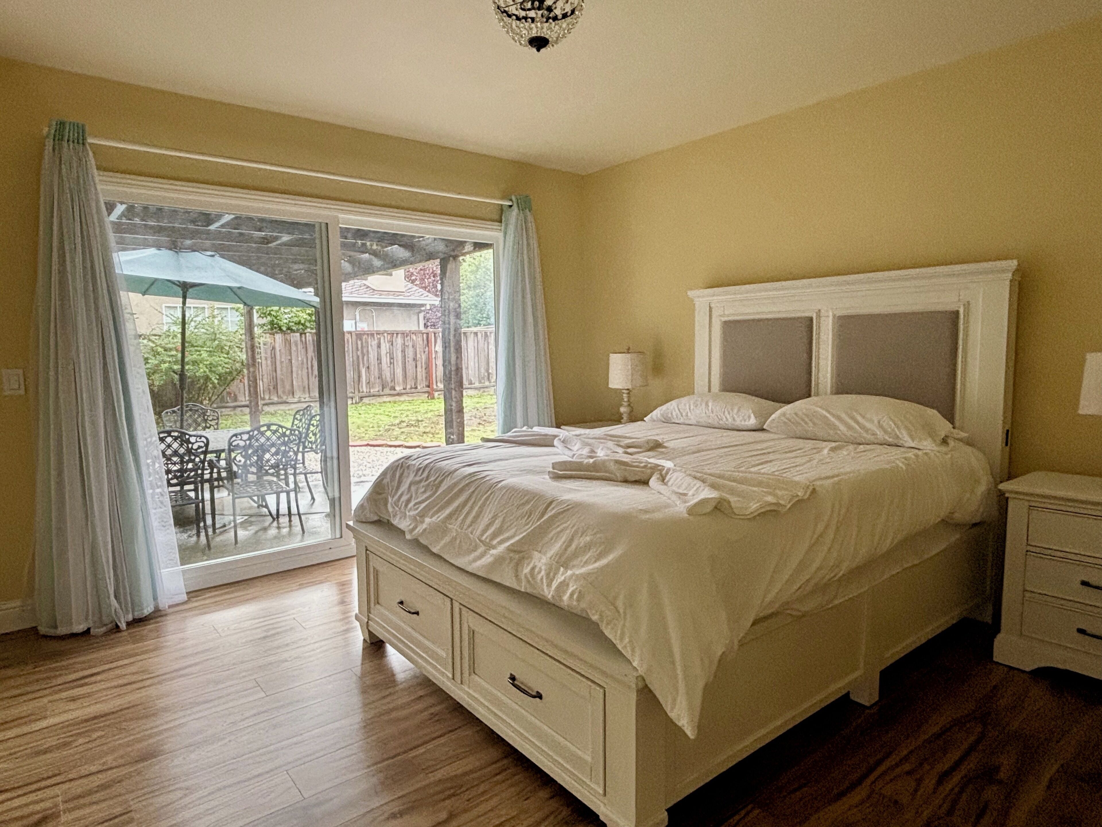 4 chambres, fer et planche à repasser, Wi-Fi gratuit, draps fournis