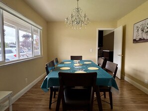 Dining - Cozy 4BR Home in Mountain View (Mountain View)