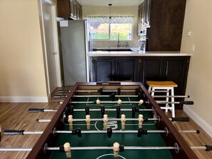 Games room - Cozy 4BR Home in Mountain View (Mountain View)