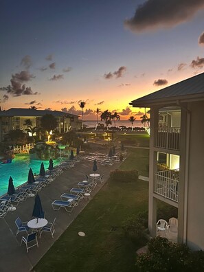 Pool - Sunset Cove Condo 314 Beach View Bliss-2-Bedroom 3rd Floor Beach/Pool View (George Town)