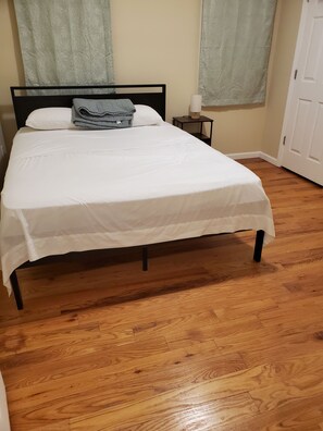 2 makuuhuonetta, Wi-Fi, vuodevaatteet