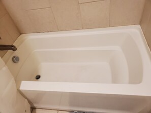 Toallas, jabón y papel higiénico