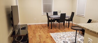 Beautiful Cozy 2-bedroom apartment in Linden with AC