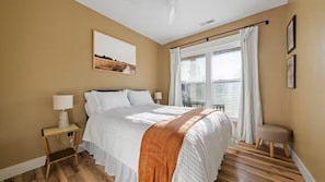 4 makuuhuonetta, vauvan matkasänky, ilmainen Wi-Fi, vuodevaatteet