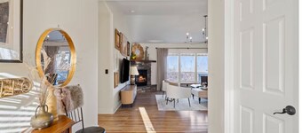 Tri-Cities Sunset Sanctuary: Peaceful Views, Central Location, Family-Friendly