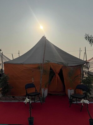 Property grounds - Ganga Sands Cottage (Karchana)