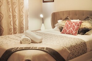 4 chambres, fer et planche à repasser, Wi-Fi, draps fournis