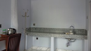 Kamar Double Klasik | Meja kerja