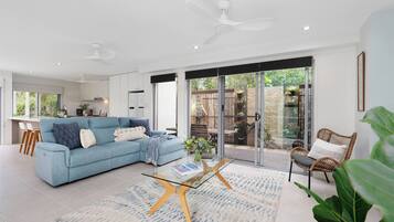 House, 3 Bedrooms, Private Pool | Living area
