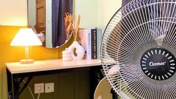 Kamar Standar | Interior