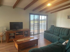 Living area - Walpole Getaway (Walpole)