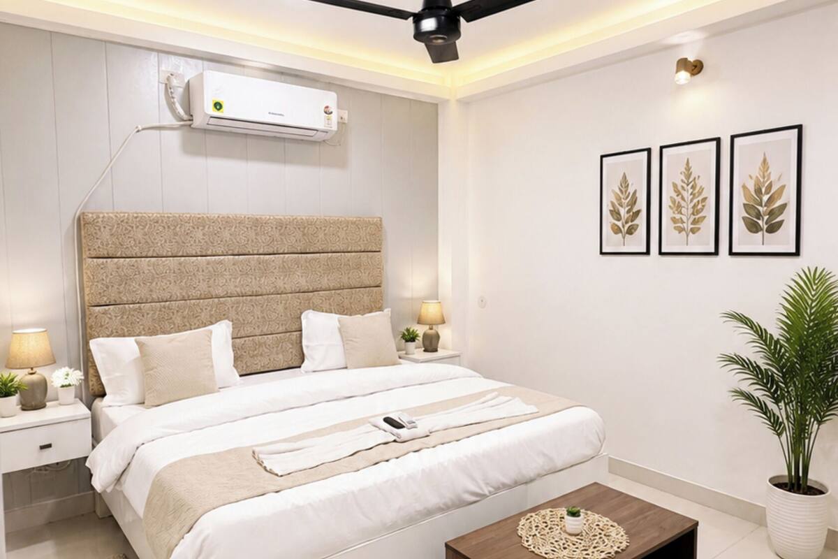 Hypo-allergenic bedding available, desk, soundproofing, WiFi (free)